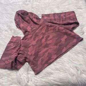 Lululemon Athletica Mauve heritage Camo Sweatshirt 8 medium